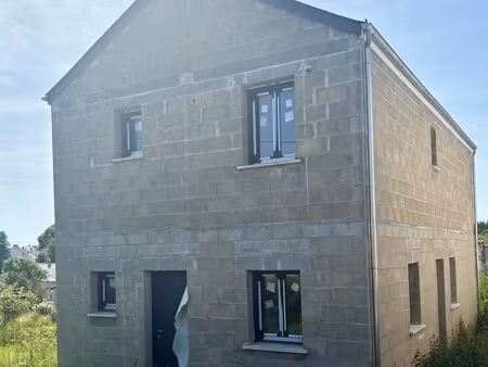 maison 1 pièce 115 m²