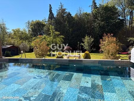 propriété 8 pièces 281 m²