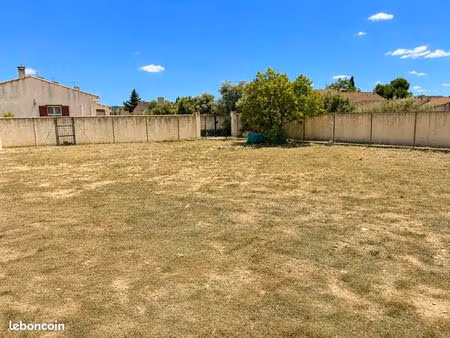 terrain 620 m² la fare-les-oliviers
