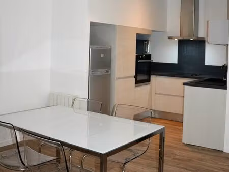t2 meublé – 47 m² – sathonay-camp