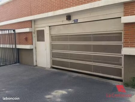 parking/box 25 m² marseille