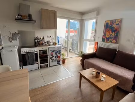 t2 meublé 41 5 m² + terrasse + parking - bonneville