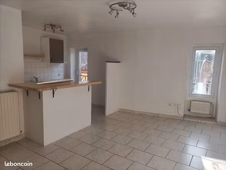 appartement lumineux – 2ᵉ étage