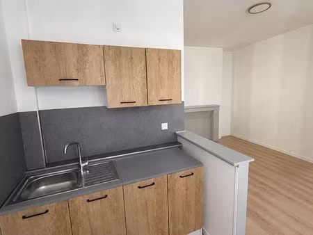 ? studio rénové à louer – centre-ville de brioude