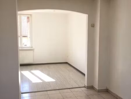 f3