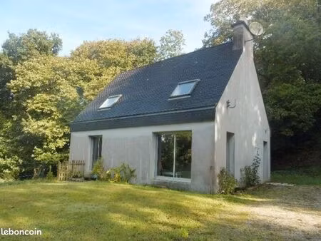 maison 3 chambres et 1 bureau  à 2km de lesneven