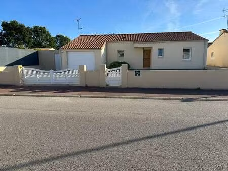 location maison à bellevigny (85170) : à louer / 151m² bellevigny