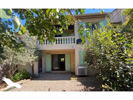 location meublée maison 5 pièces 120 m² à marseille 9ème (13009)  2 000 €
