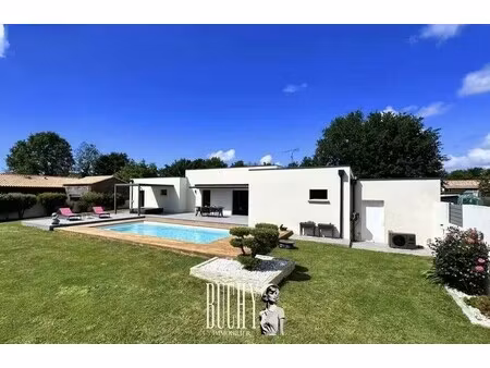 maison de luxe à vendre au girouard : 565 000 €