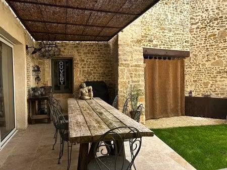 maison de 7 pièces de 197 m² à sainte-hermine