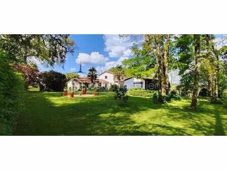 vente maison à augé (79400) : à vendre / 277m² augé