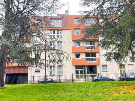 appartement (avec balcon) de type 4 avec garage et place de parking