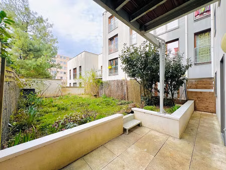 montreuil - appartement 3 pieces avec jardin et parking - 60 m²
