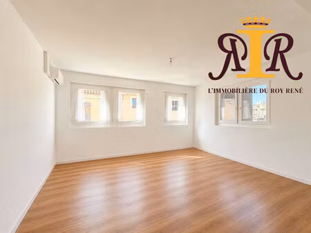 appartement t3 de 72m² env rénové à neuf  avec balcon et pla