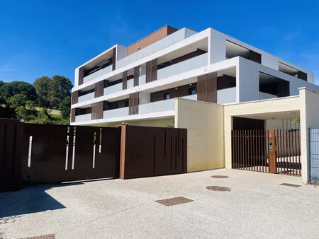 mauguio 4 pièces 3 chambres 2 s.de bain  terrasse en l 37 m2  parking + garage fermé