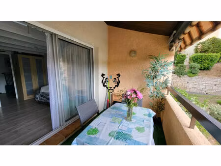 plage a pied. studio-mezzanine les issambres