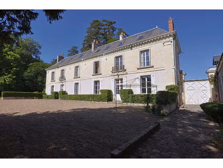 propriété de caractère du xixe siècle sur 2 hectares aux portes de tours