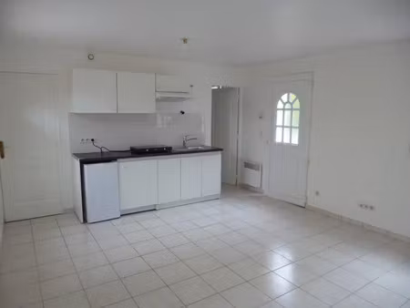 location appartement 1 pièce 28.64 m² à pontoise (95000)  677 €