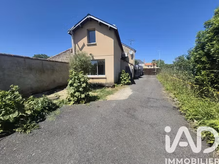maison à saint-généroux (79600)