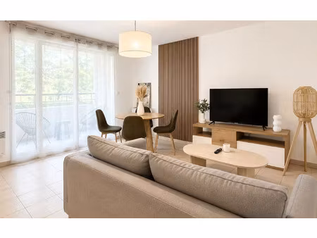 location appartement  m² t-2 à avignon  720 €
