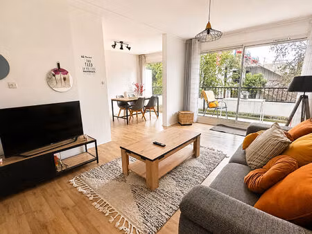 appartement t3 bis de charme avec terrasse - centre de blanquefort 77.48 m2
