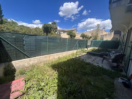 gallargues le montueux - appartement en rez de jardin de ty