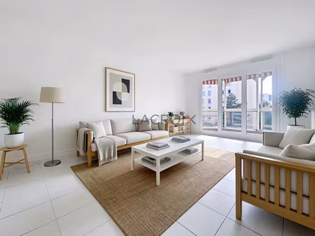appartement 3 pièces avec loggia et parking proche ligne 14.