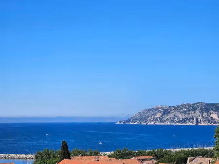 estaque appartement t4 avec une superbe vue sur mer et proche du port