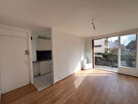 appartement saint-cloud / 3 pièces 48 84 m² / quartier montretout