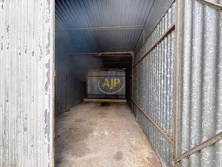 parking / box rochefort 15 m2