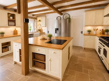 propriété de caractère 160 m² avec dépendances à aménager proche pontivy (56)