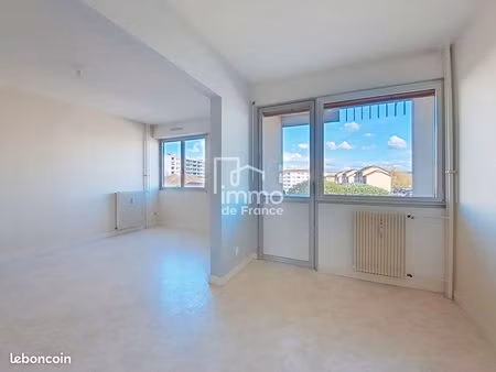 studio 1 pièce 34 m²