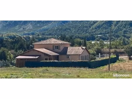 villa 171m²/1015m² double garage
