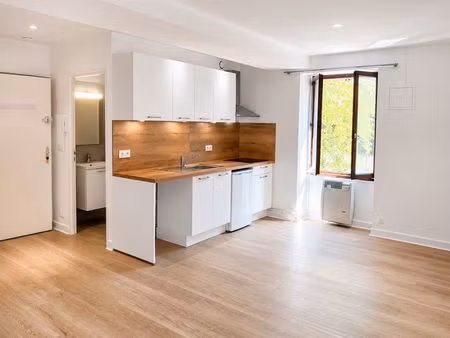 studio rénové – beaune centre – 27 05 m²