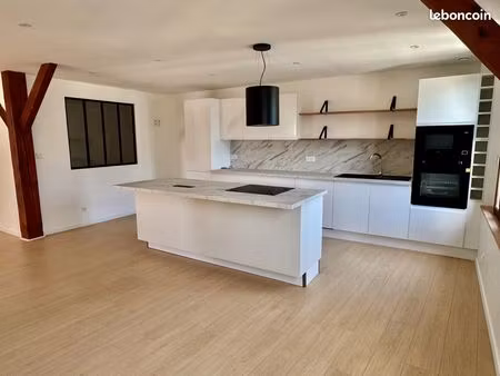 grand t5 duplex 150 m² rénové – idéal famille – centre saumur à pied