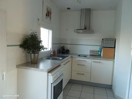 loue appartement dans maison individuelle