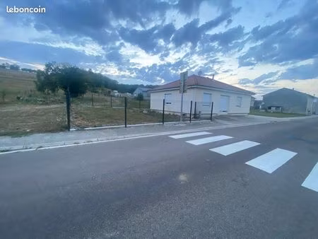 maison de plain-pied 90m² – 3 ch – terrain clos & garage