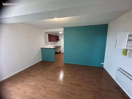 appartement - 40m2 - petite terrasse