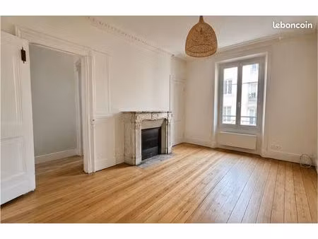 t2 rénové - lyon 6