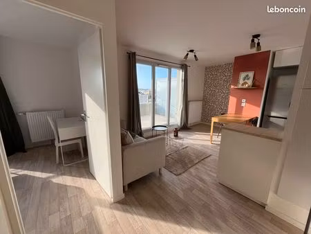 t2 meublé 37m2 avec balcon - proche ligne j  mantes-la-ville