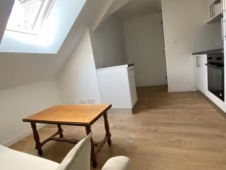 studio meublé - refait à neuf - proche centre-ville