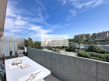 grand t1 climatise - dernier etage - centre-ville