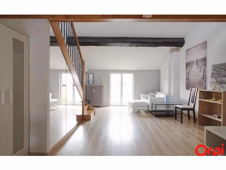 location appartement  m² t-3 à lyon 6  1 240 €