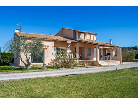 charmante villa située dans un quartier recherché de sisteron