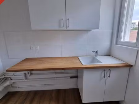 appartement 2 pièces de 41 50 m² avec cave et parking - qu