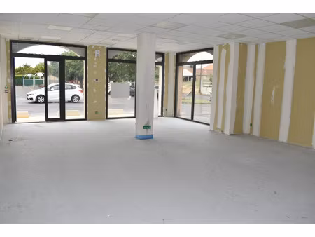 local professionnel à vendre airvault 1 pièce(s) 79m2 72 000€
