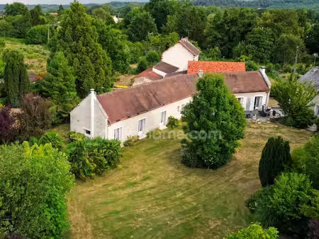 aux portes de l'ailette  etang  grange  310 m² habitable  une propriété qui ne ressemble à