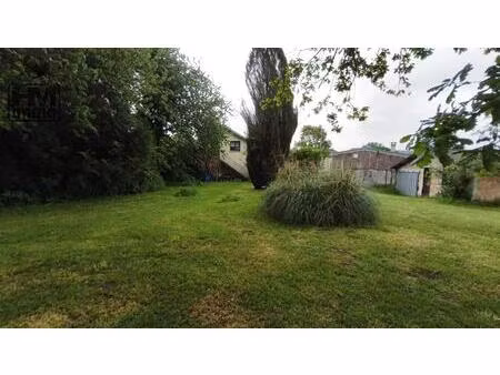grande maison avec dépendance avec vue dégagée et fort potentiel en hameau