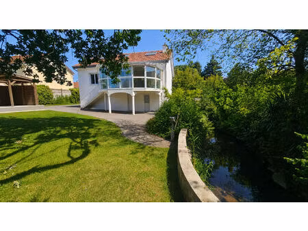 thouaré-sur-loire maison rénovée avec goût  140 m²  superbe jardin sans vis-à-vis