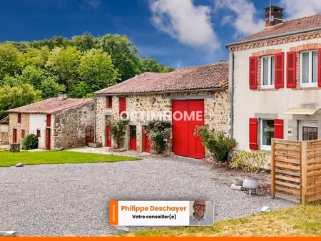 propriété de charme - 108 m² - 6 pièces - 4 chambres - piscine - granges et dépendances - 